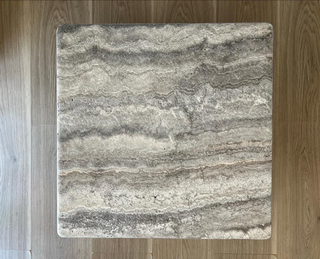 Yaya |  bijzettafel natuursteen. Van 599,- voor 375,-, Ophalen, Vierkant, 55 tot 75 cm, Zo goed als nieuw