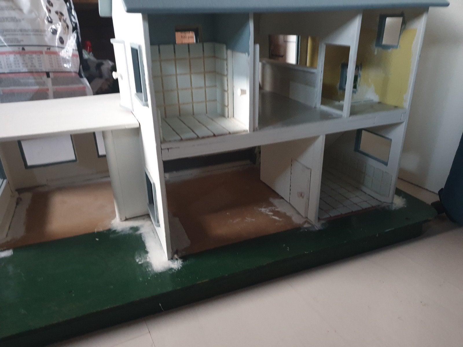Mooie poppenhuis stevig gebouwd, Ophalen, Poppenhuis