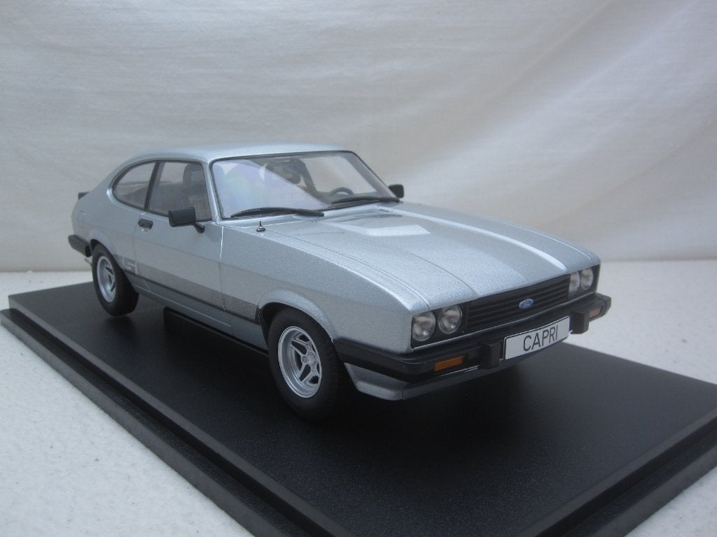 Ford Capri Mk3 3.0S 1978 Zilver metallic 1:18 MCG, Hobby en Vrije tijd, Modelauto's | 1:18, Ophalen of Verzenden, Nieuw, Auto