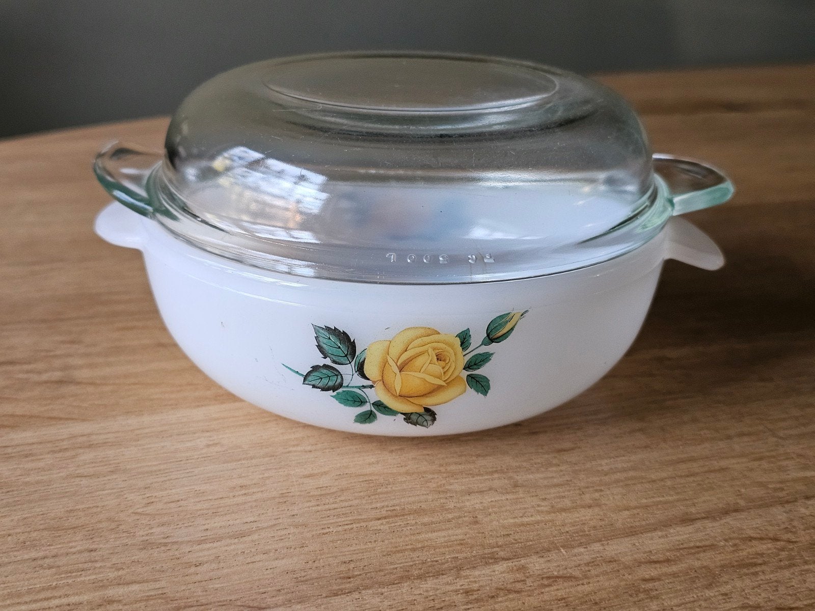 Vintage Phoenix Opalware ovenschaaltje 010 (Gele Roos), Overige materialen, Gebruikt, Overige typen, Ophalen of Verzenden