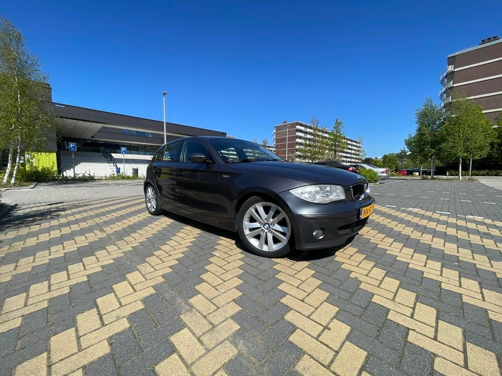 BMW 1-Serie 1.6 116I 2005 Grijs, Auto's, BMW, 1596 cc, Achterwielaandrijving, 4 cilinders, 635 kg