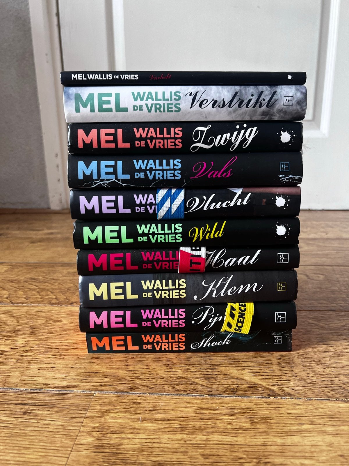 Mel Wallis de Vries boeken - 10 jeugdthrillers, Boeken, Ophalen of Verzenden, Zo goed als nieuw, Nederland
