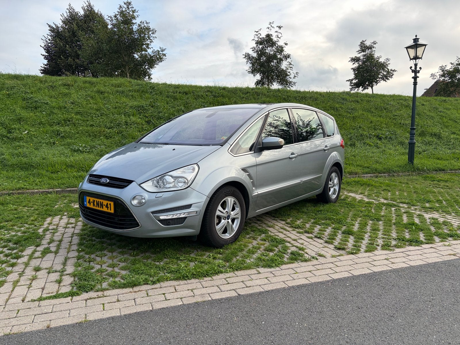 Ford S-Max 1.6 Ecoboost Grijs, Auto's, Voorwielaandrijving, 1596 cc, 4 cilinders, 160 pk