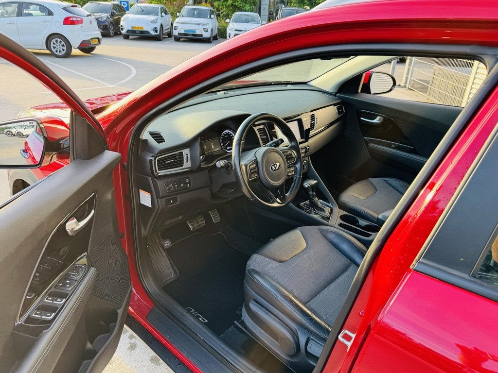 Kia Niro 1.6 GDi Hybrid DynamicLine Trekhaak | All season ba, Auto's, Gebruikt, Euro 6, Leder en Stof, Origineel Nederlands