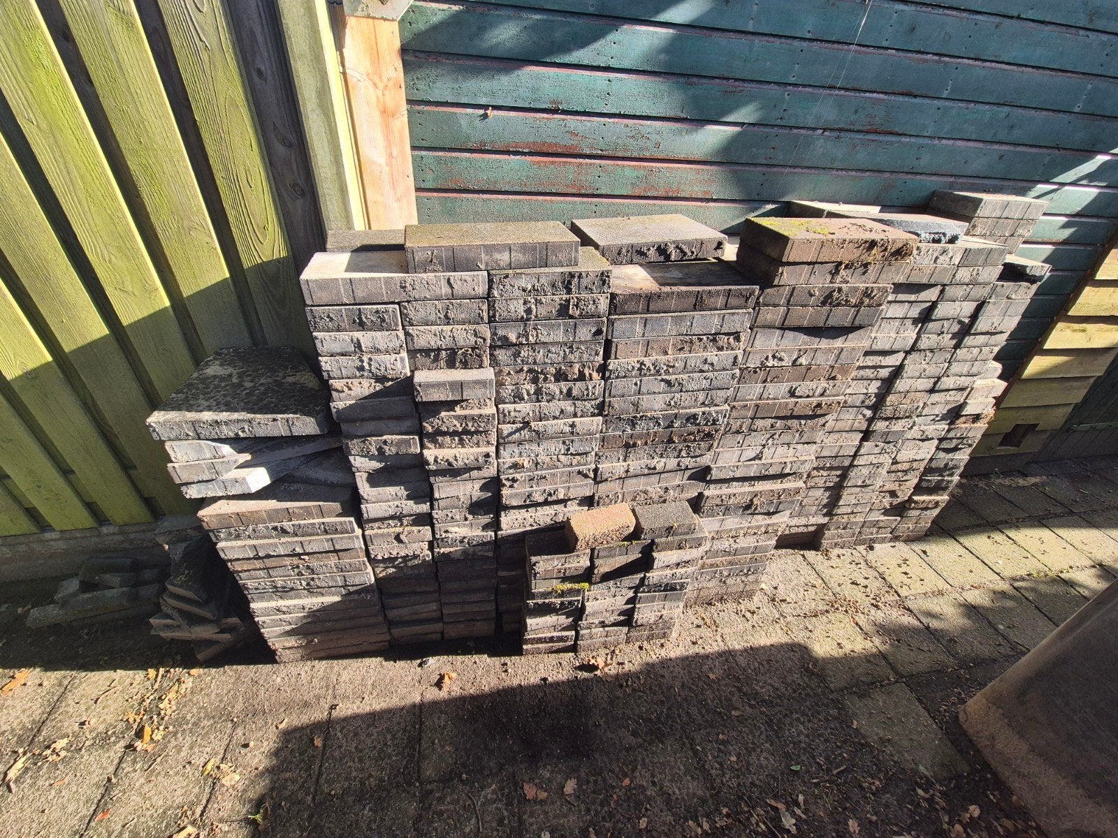 Betontegels in diverse maten - ca. 27 m², Tuin en Terras, Ophalen, Gebruikt, 10 m² of meer, Beton
