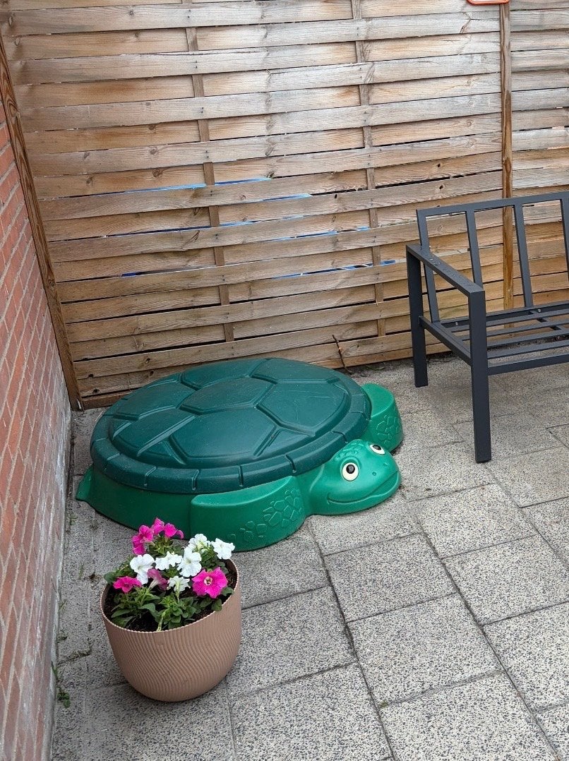 Little tikes  schildpad zandbak met deksel, Ophalen, Gebruikt