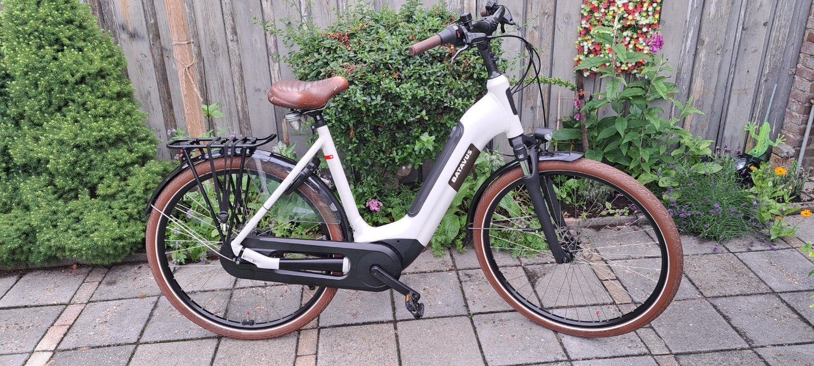 Batavus Altura E-Go Power Pro BES3 2024. Km-ODO 1000. ZGAN, Ophalen, Batavus, Zo goed als nieuw, 50 km per accu of meer