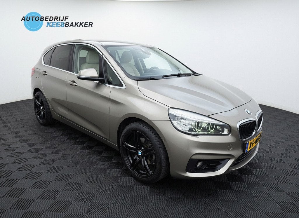 BMW 2-serie Active Tourer 218i Centennial Executive / Automa, Auto's, BMW, 1345 kg, 136 pk, Gebruikt, Bedrijf