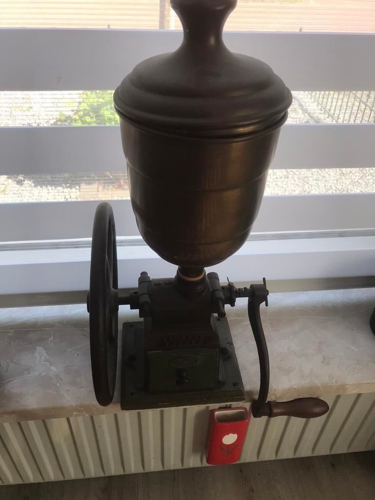 Winkel koffiemolen. Peugeot., Antiek en Kunst, Ophalen