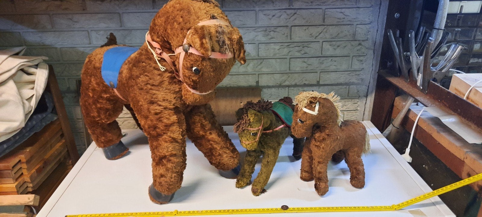 3 Pluche paarden met houtwolvulling, Ophalen of Verzenden, Gebruikt