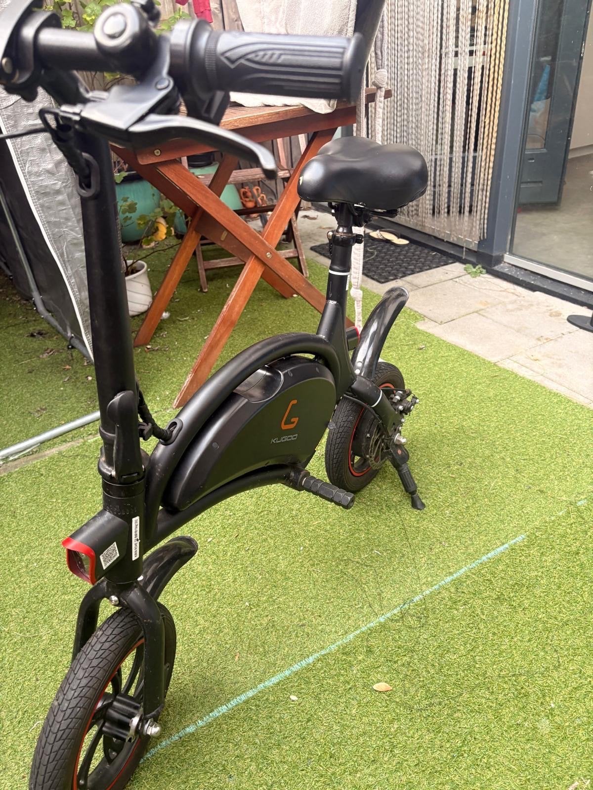 Kugoo B1 Elektrische Scooter - Compact en Opvouwbaar, Ophalen of Verzenden, Zo goed als nieuw, Elektrische step (E-scooter)