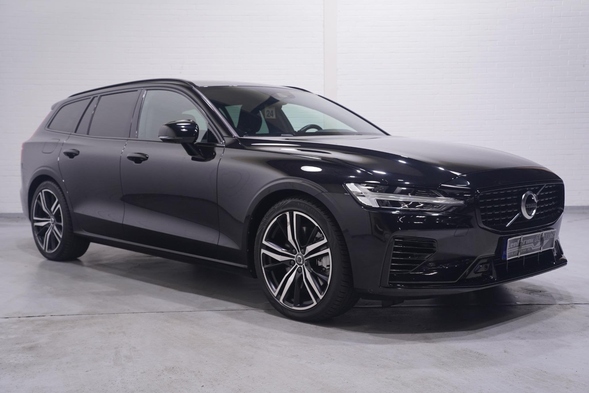 Foto 3 van Volvo V60 2.0 T6 Recharge AWD R-Design SOH 90% Black-line pr