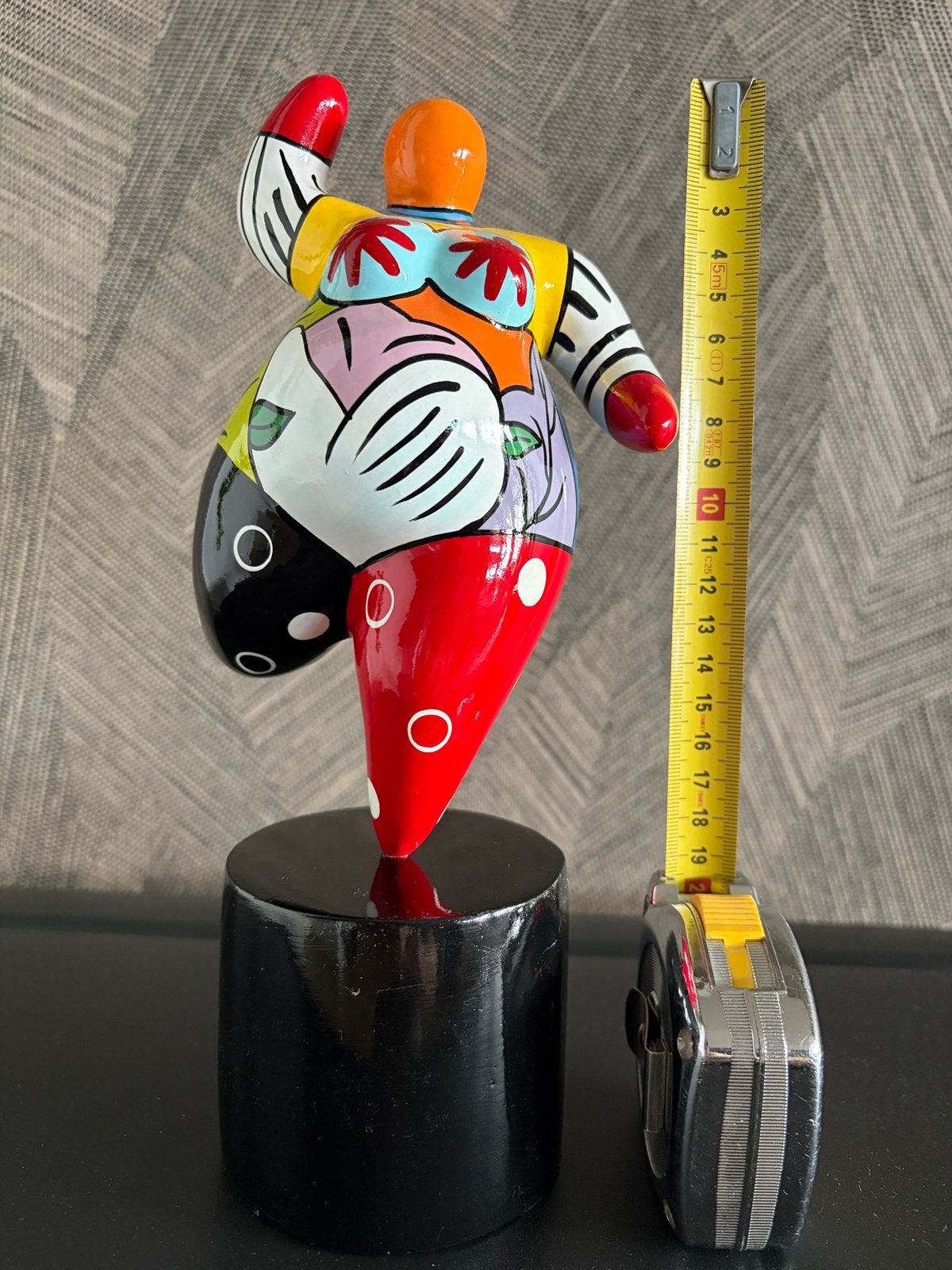 Niloc Pagen. Dikke Dame. Hoogt 26 cm., Antiek en Kunst, Ophalen of Verzenden, 26 cm, Meerkleurig, Van de kunstenaar zelf