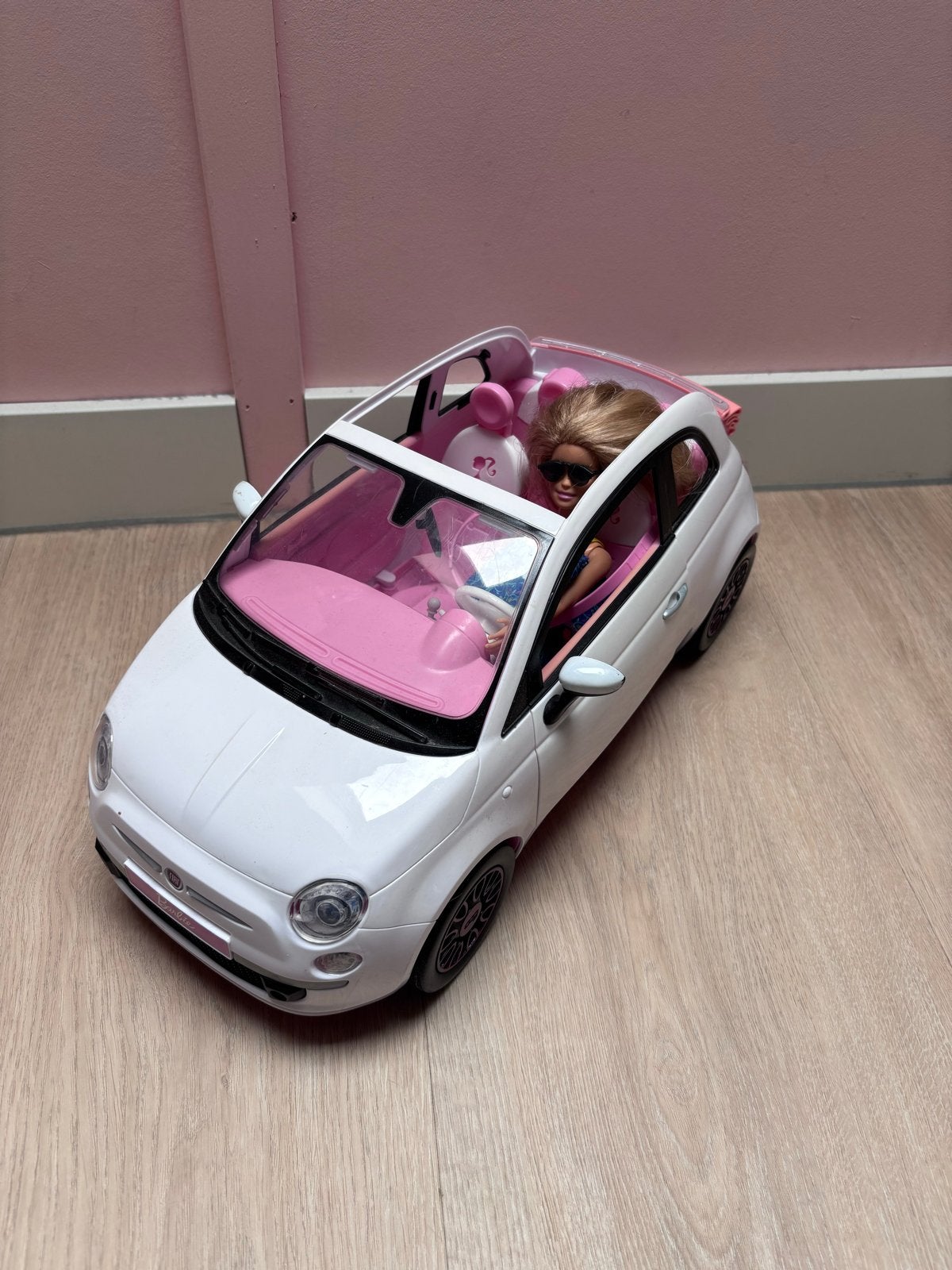 Barbie met auto - Fiat 500 cabrio, Ophalen of Verzenden, Gebruikt