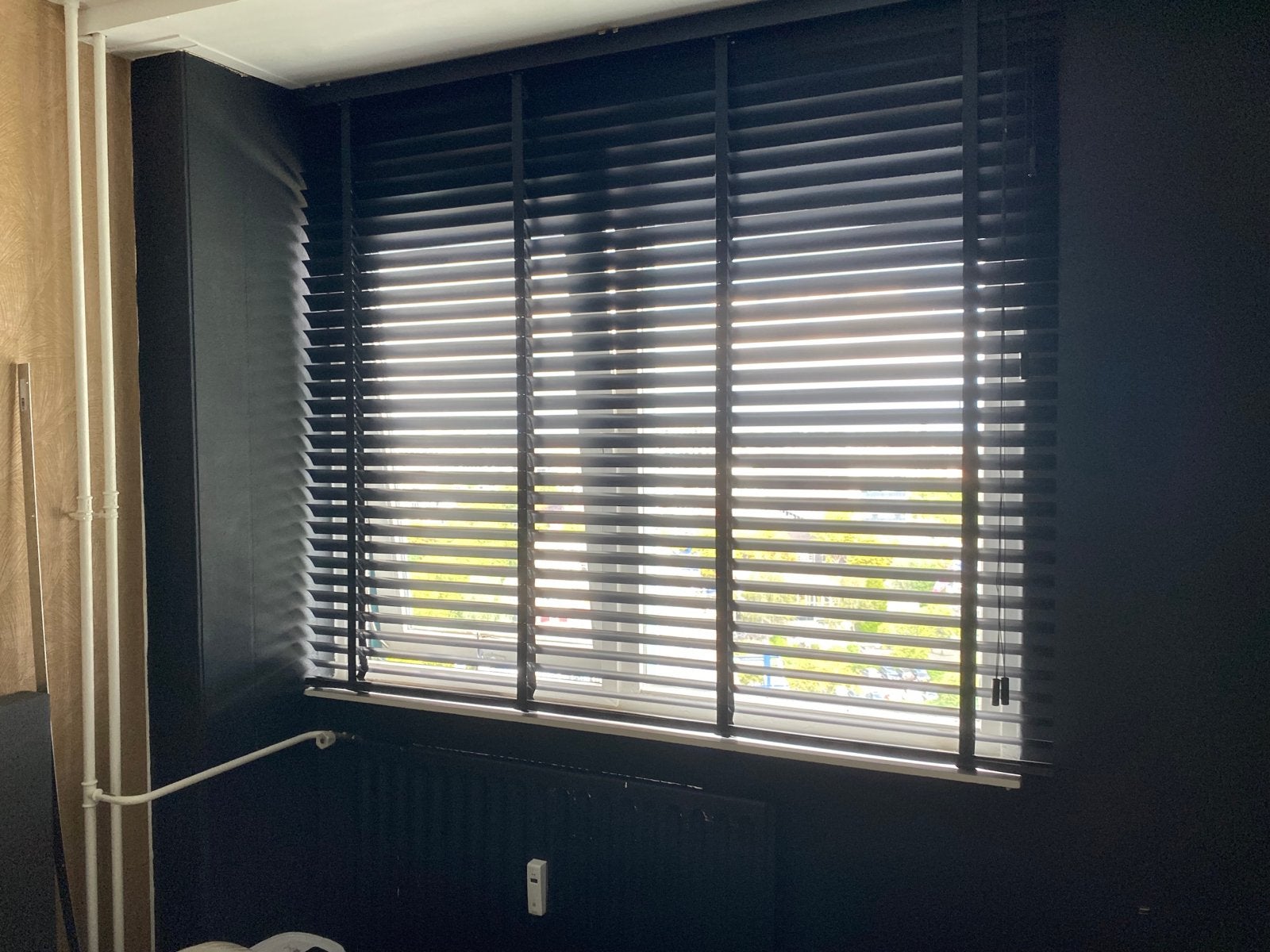 Zwarte Luxaflex Jaloezieën - Stijlvol en Functioneel, Huis en Inrichting, Jaloezie, Zwart, Ophalen of Verzenden, Luxaflex