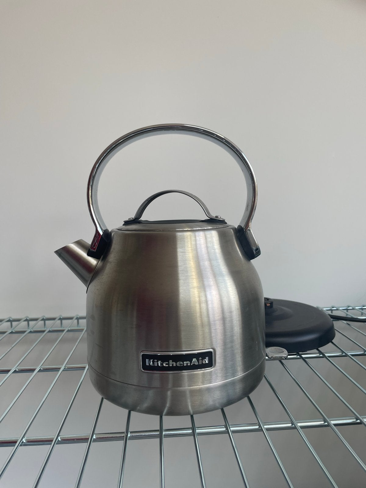 KitchenAid Waterkoker RVS, 1 tot 2 liter, Ophalen, Zo goed als nieuw, Rvs