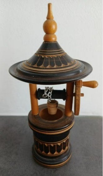 Decoratieve Miniatuur Waterput van Hout  Hoogte 19 cm, Ophalen of Verzenden, Zo goed als nieuw, Overige typen