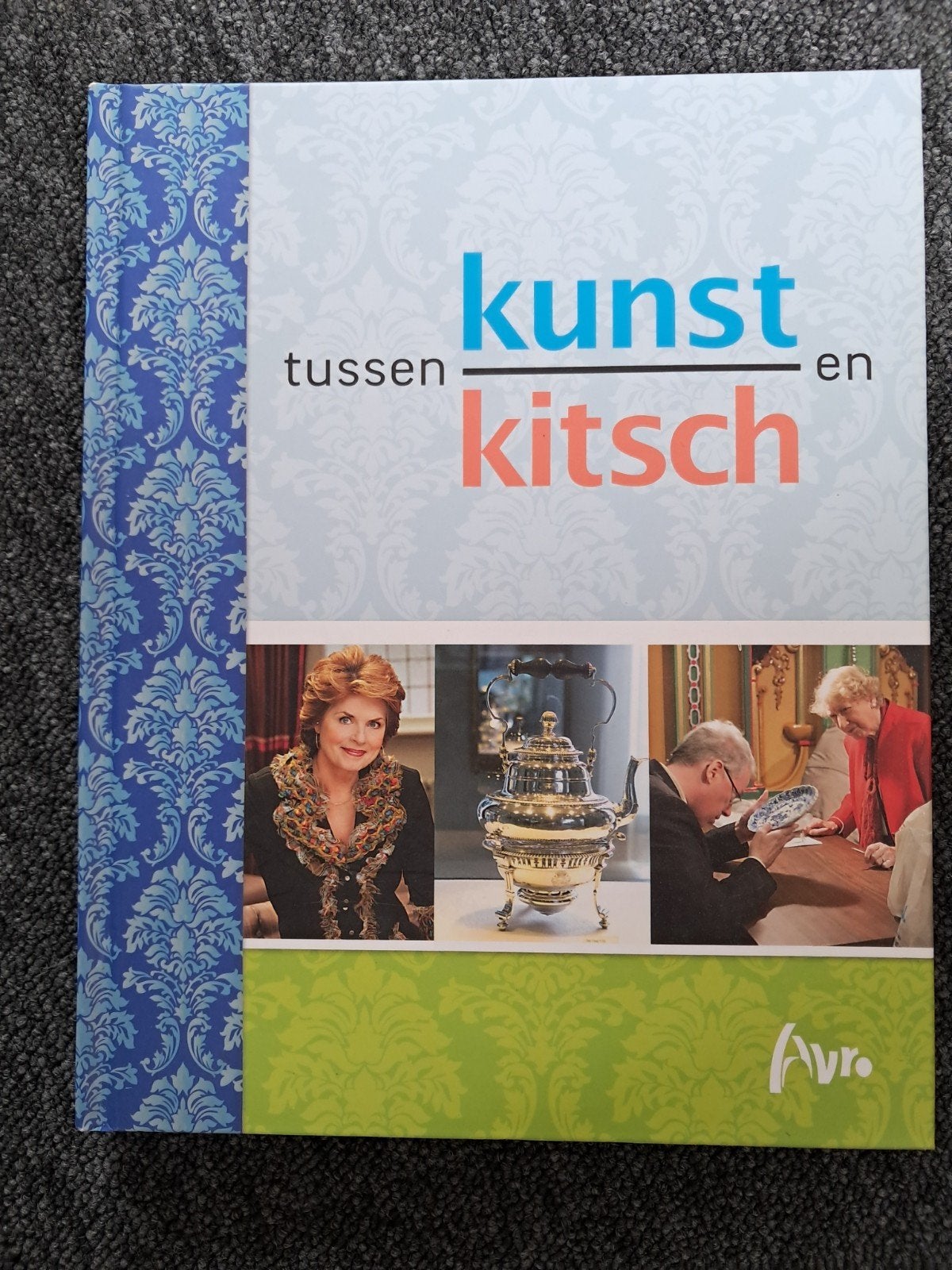Kunst tussen Kitsch - AVRO Boek, Ophalen of Verzenden, Zo goed als nieuw, AVRO, Nederland