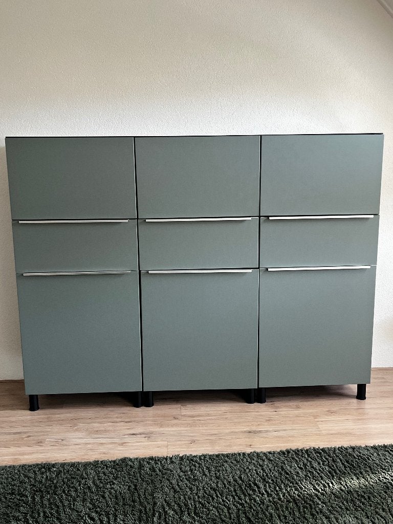 Grote Ikea kast Besta grijsgroen, Ophalen, Zo goed als nieuw