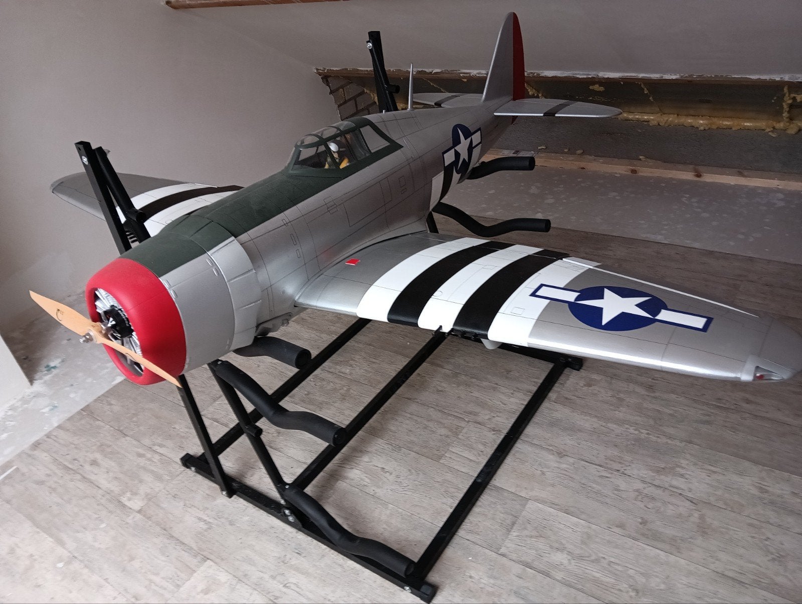 mooie Hanger 9 p47 20cc  PNP, Hobby en Vrije tijd, Modelbouw | Radiografisch | Vliegtuigen, Ophalen, Zo goed als nieuw, Elektro