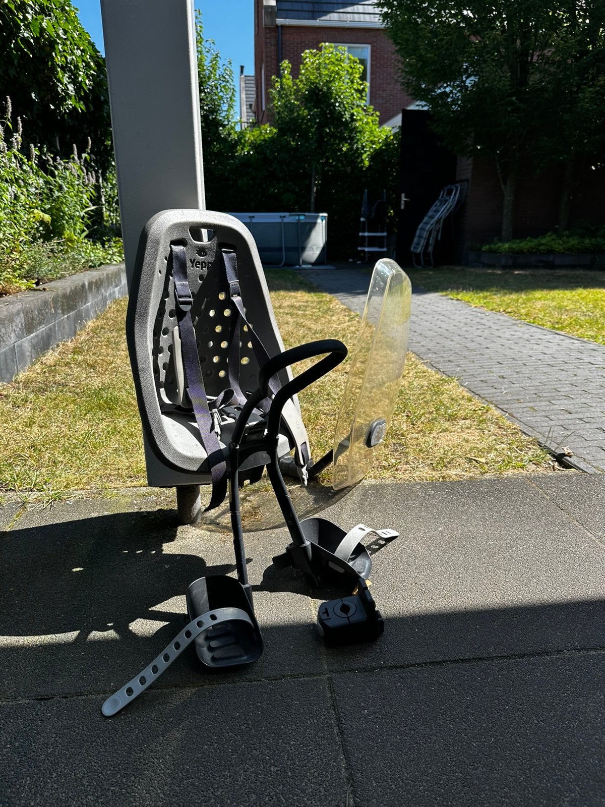 Yepp voorzitje met windscherm + extra adapter, Fietsen en Brommers, Fietsaccessoires | Fietsstoeltjes, Ophalen, 0 t/m 18 kg, Voorzitje