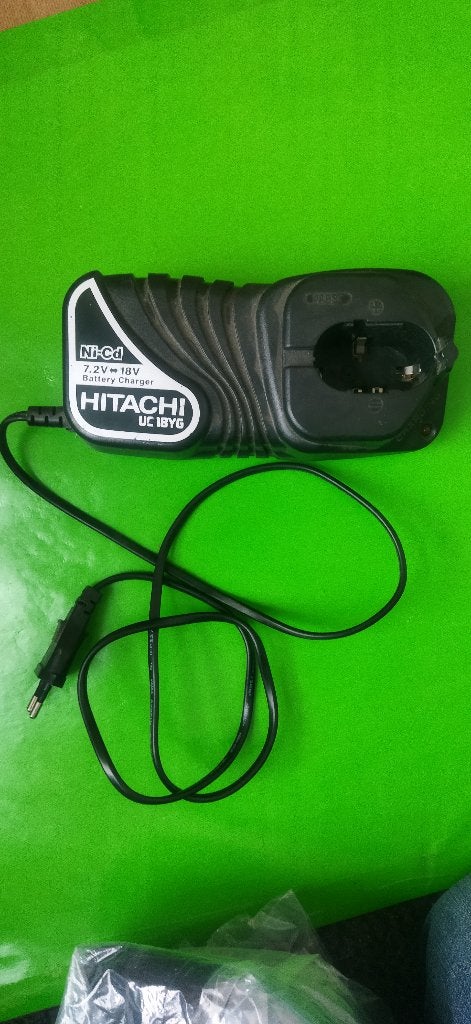 Hitachi Koki  UC 18YG accu-lader voor Ni-Cd accu's, Gebruikt, Hitachi.com, Ophalen of Verzenden, Hitachi