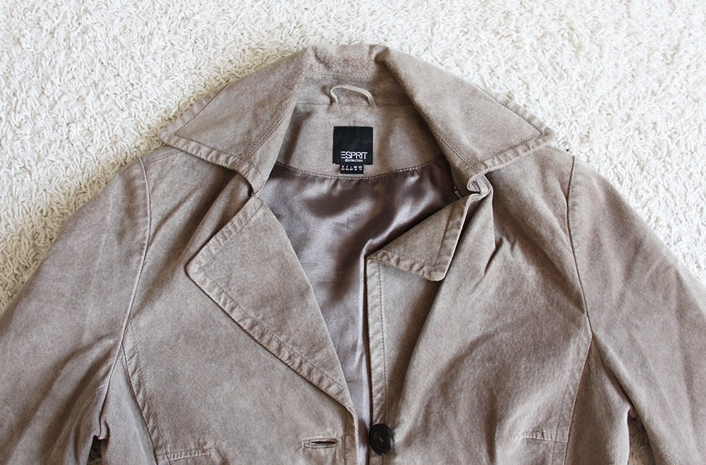 Prachtige Suede Esprit Jas 2 (Maat 42) € 45,-, Beige, Maat 42/44 (L), Nieuw, Ophalen of Verzenden