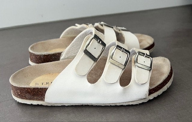 Trend One, leren witte slippers mt 37 alleen in huis gedrage, Slippers, Wit, Ophalen of Verzenden, Trend One