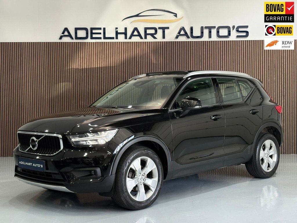 Volvo XC40 1.5 T3 Momentum 163 PK / Panorama dak / Navigatie, Auto's, Volvo, Voorwielaandrijving, Gebruikt, Zwart, Handgeschakeld