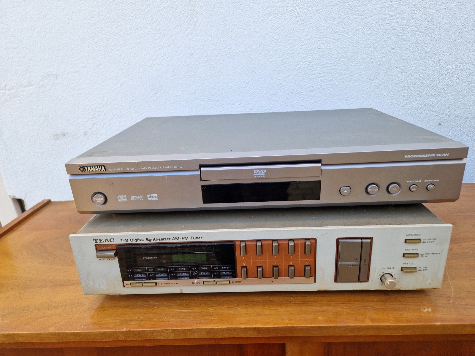 Yamaha DVD-speler en Teac tuner - Beide werkend, Dvd-speler, Gebruikt, Special Oldies, Ophalen of Verzenden