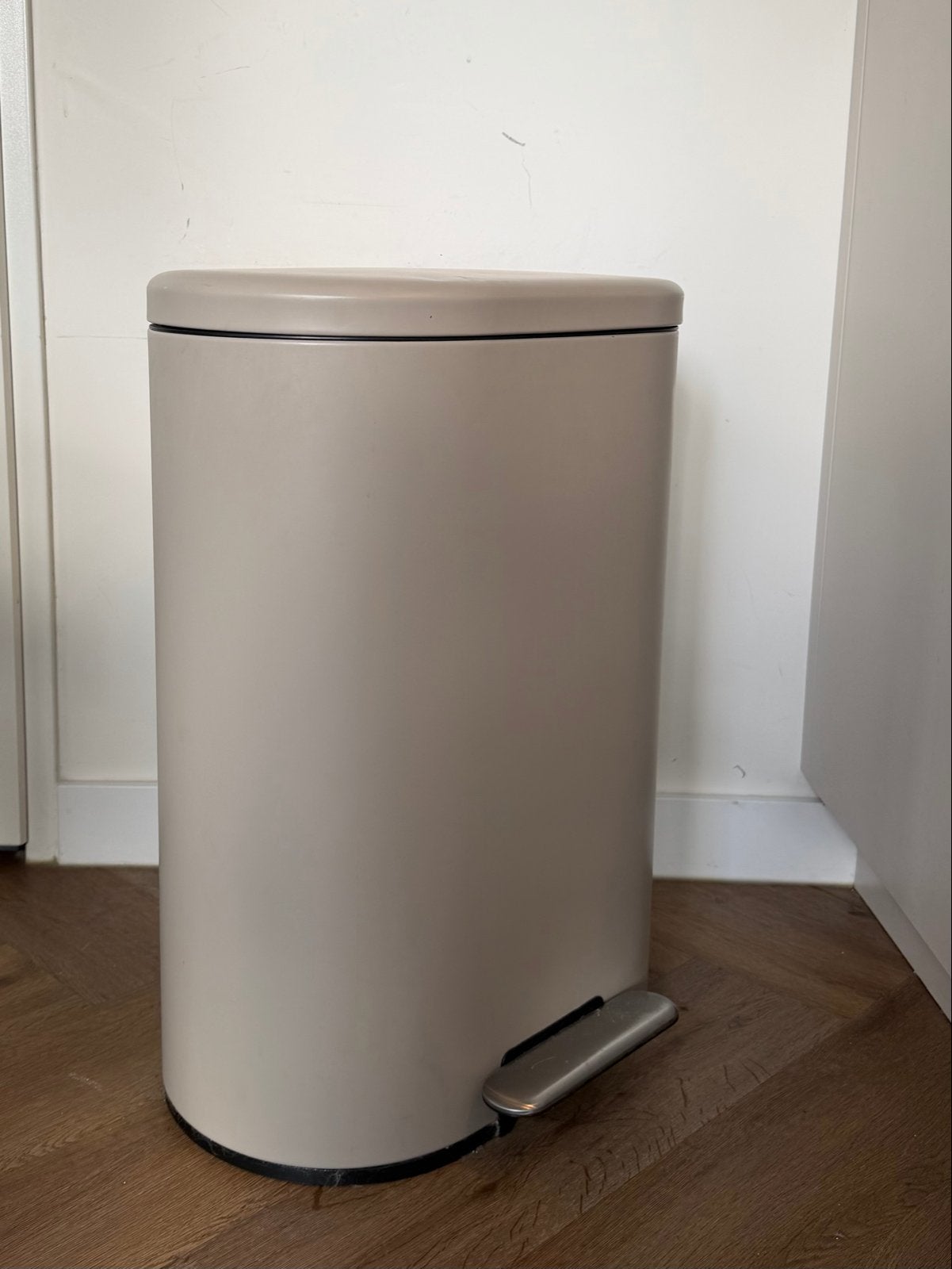 Pedaalemmer Prullenbak Xenos beige 50L - Zo goed als nieuw, Ophalen, Met pedaal, 40 liter of meer, Zo goed als nieuw