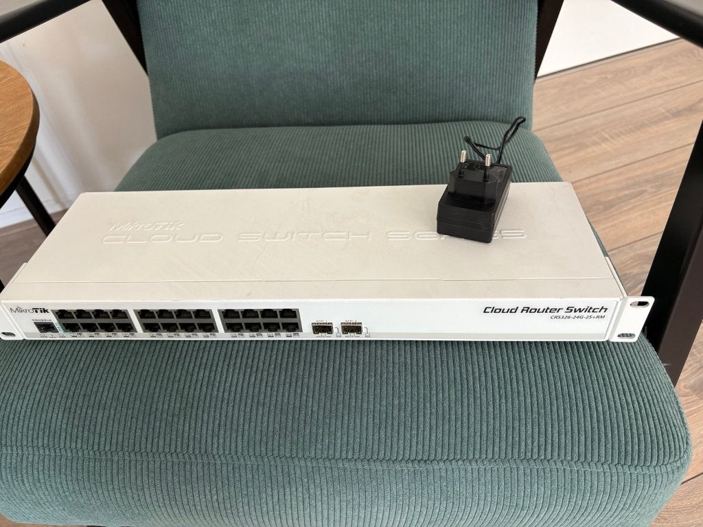 4x MikroTik CRS switches + CCR router – 10G / PoE, Ophalen of Verzenden, Gebruikt