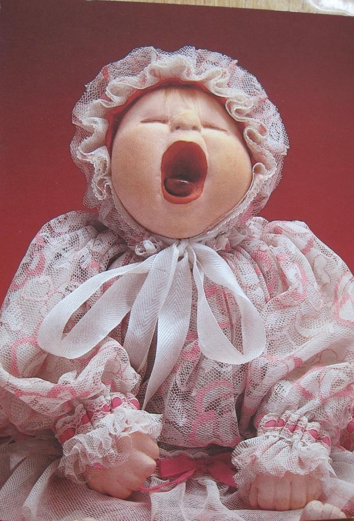 Poppen in beeld - babypop van Ellen Ploeg - Klein, Verzenden, 1980 tot heden, Ongelopen, Overige thema's