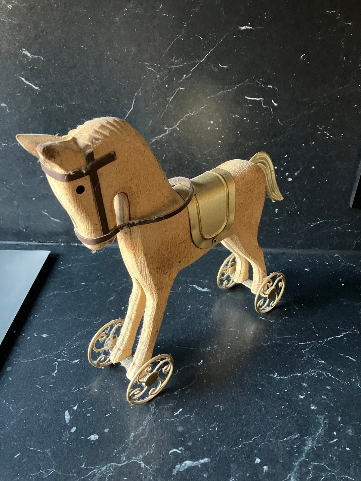 Vintage houten paard op wieltjes - decoratief speelgoed, Ophalen, Gebruikt, Jongen of Meisje
