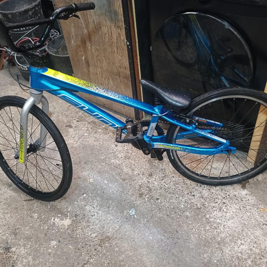 Bmx expert sunn, Fietsen en Brommers, Fietsen | Crossfietsen en BMX, Ophalen of Verzenden, Zo goed als nieuw, Aluminium, 16 tot 20 inch