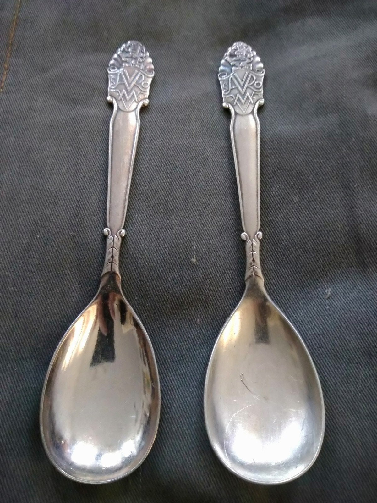 Avro lepels verzilverd, Ophalen of Verzenden
