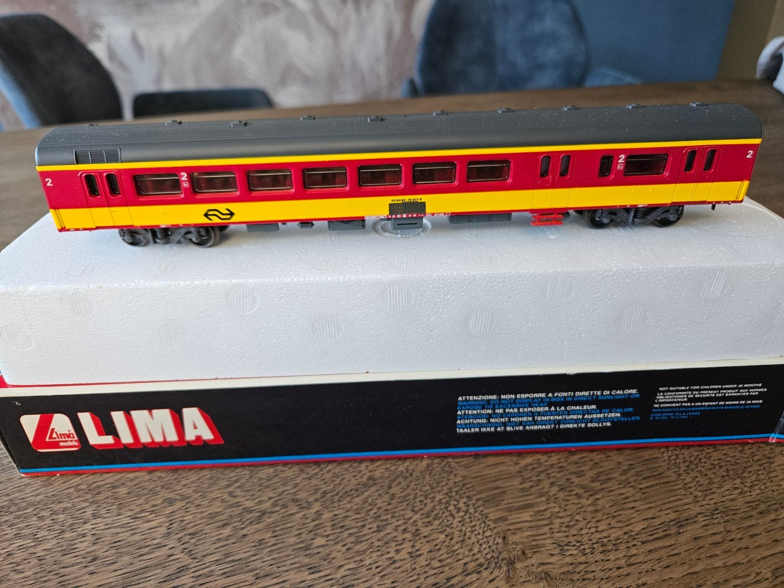 2 Lima Benelux rijtuigen H0, Overige merken, Gelijkstroom, Wagon, Ophalen of Verzenden