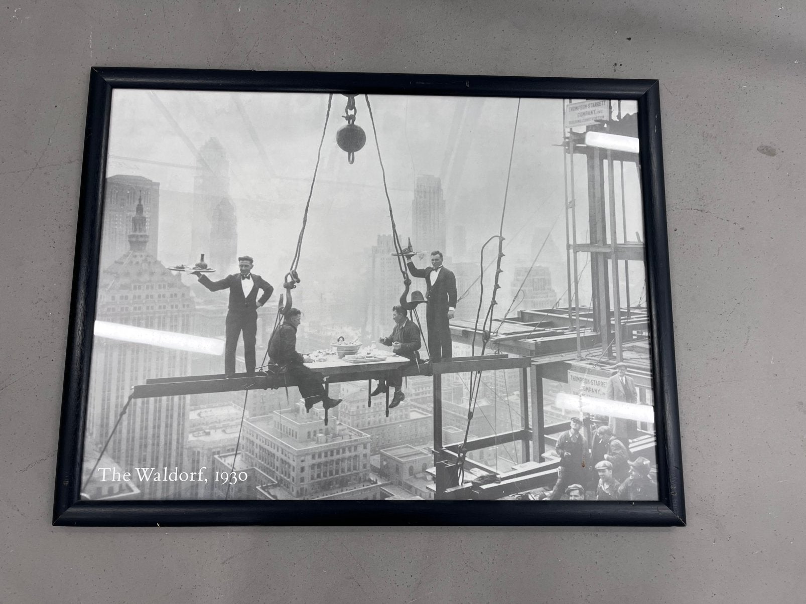 Poster in lijst The Waldorf 1930 80x60, Ophalen, Voor 1940, Zo goed als nieuw, Overige onderwerpen