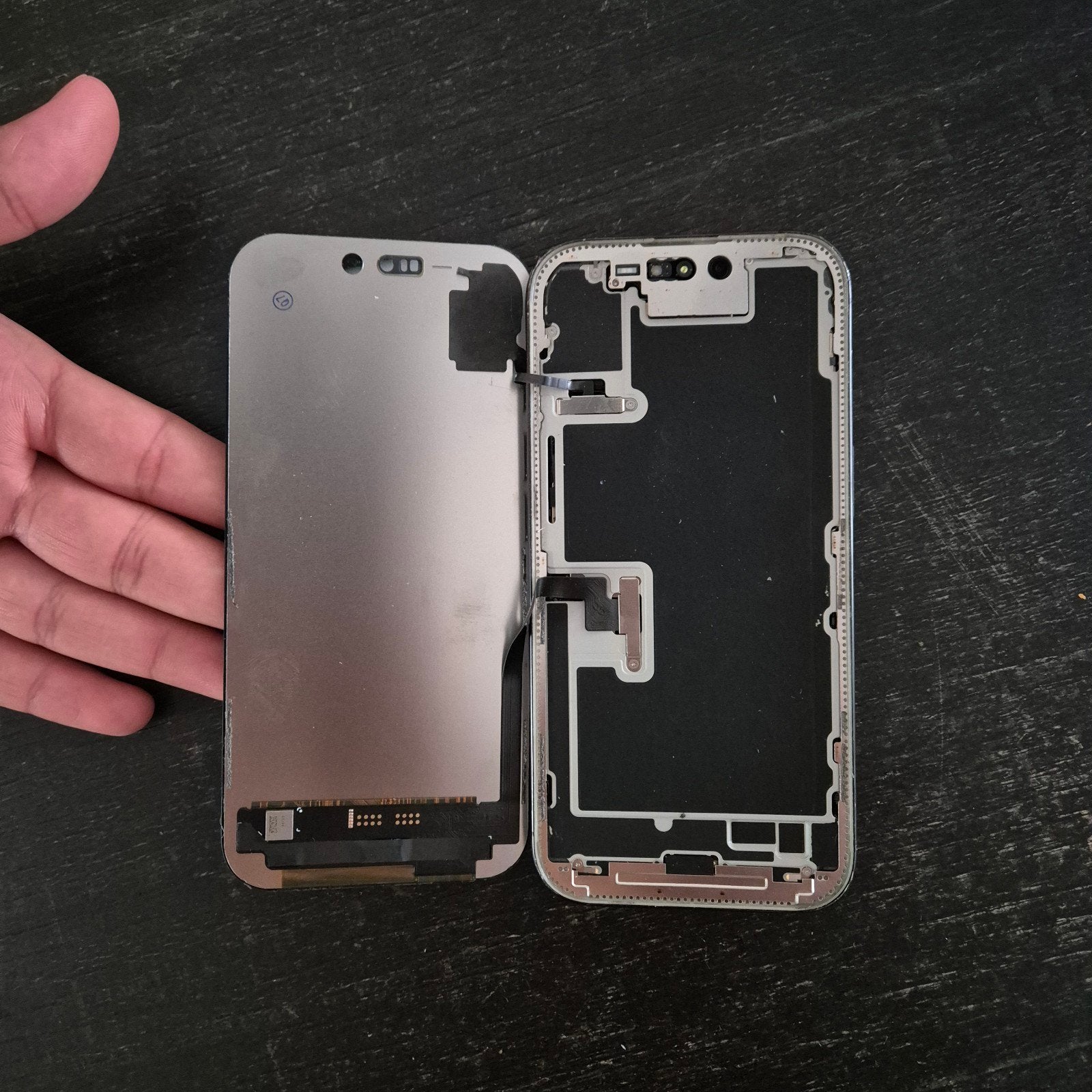 Defecte scherm Iphone 16 pro - Verkoop voor onderdelen, Telecommunicatie, Mobiele telefoons | Apple iPhone, IPhone 16 Pro, 128 GB
