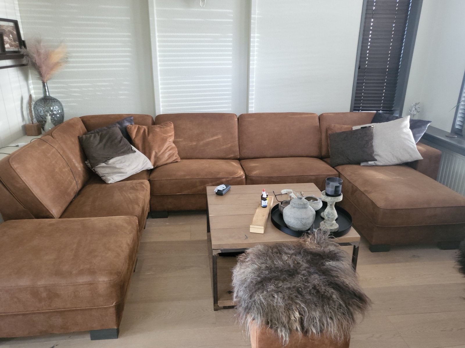 Grote bruine/cognag hoekbank met chaise longue, Huis en Inrichting, Ophalen, Industrieel landelijk, Hoekbank, 300 cm of meer