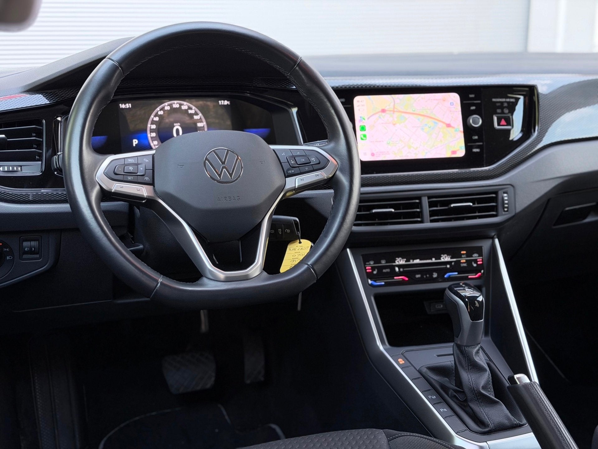 Foto 10 van Volkswagen Polo 1.0 TSI Life Camera/AppleCar/Blindspot