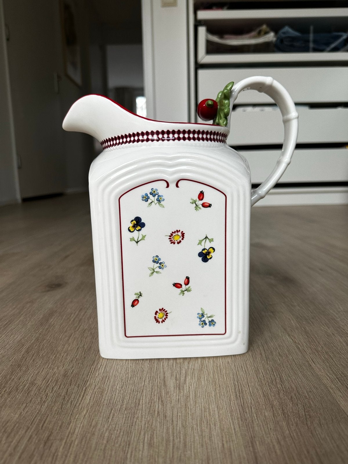 Villeroy & Boch Petite Fleur Charm Kan, Kan, Ophalen of Verzenden, Zo goed als nieuw, Porselein