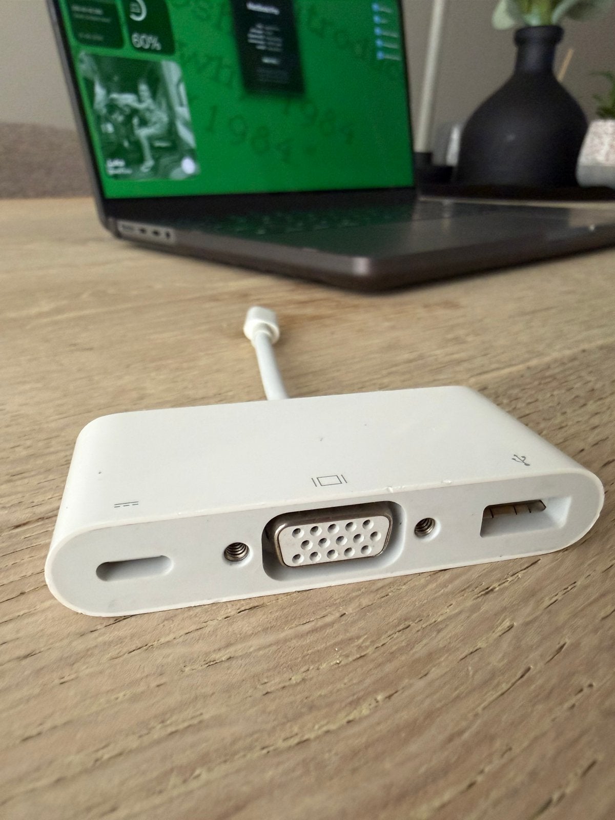 Originele  USB-C VGA Multiport Adapter (A1620), Ophalen, Gebruikt