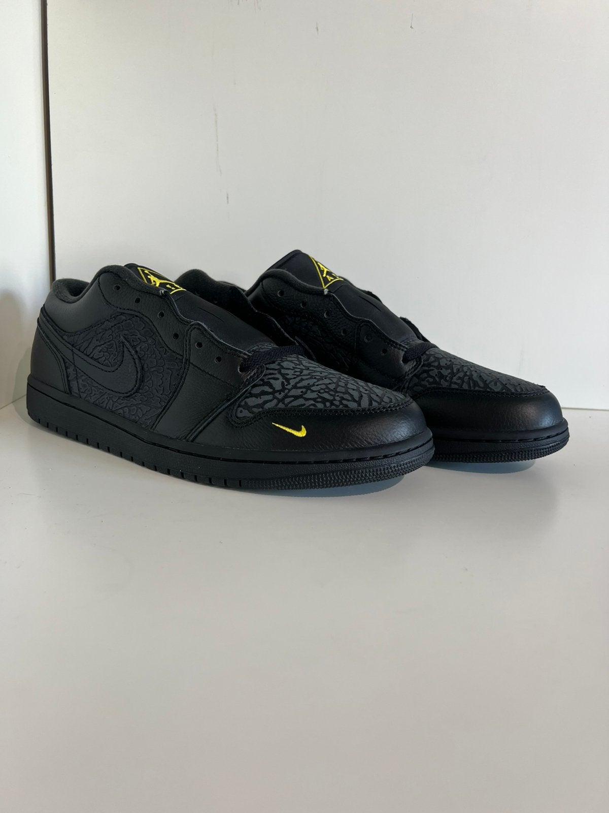 Nike Air Jordan 1 low Black Elephant Print, ., Zwart, Nieuw, Ophalen of Verzenden