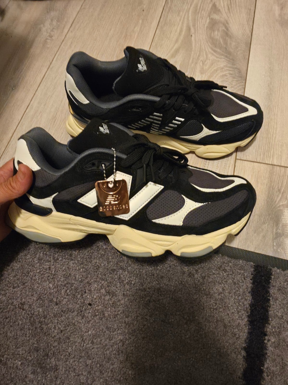 New Balance 9060 U9060AAA Zwart/Wit - Maat EU 45, New Balance, Zwart, Nieuw, Ophalen of Verzenden