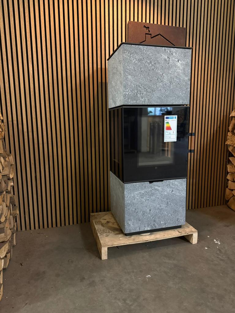 26022 Speksteenkachel NIEUW Bålstil Axam, Huis en Inrichting, Kachels, Ophalen, Info@woonwarmer.nl, 4264RM, Vrijstaand