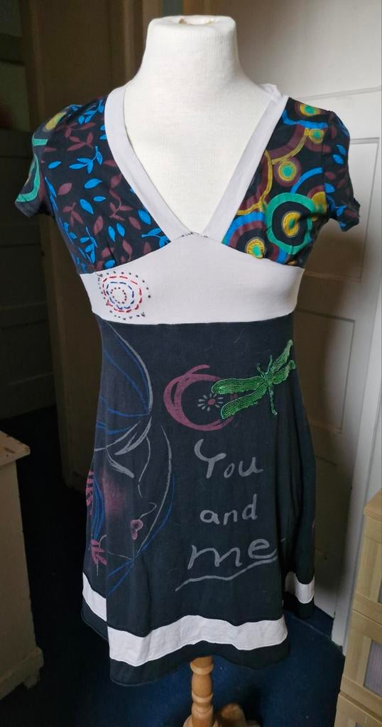 C'Kenza Zwart Jurkje met Kleurrijke Prints - Maat L/XL, Kleding | Dames, Maat 42/44 (L), Ophalen of Verzenden, Gedragen, Boven de knie