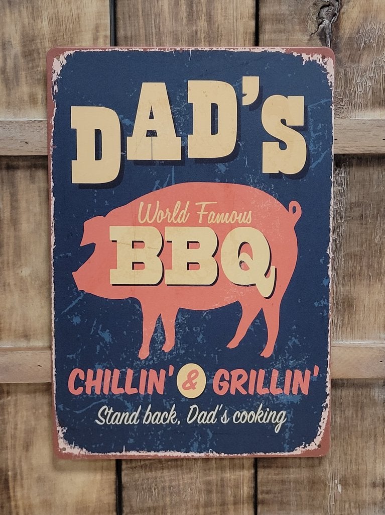 Dad's BBQ Chillin Grillin reclamebord van metaal wandbord, Info@deconoord.nl, Deco Noord, Nieuw, Ophalen of Verzenden