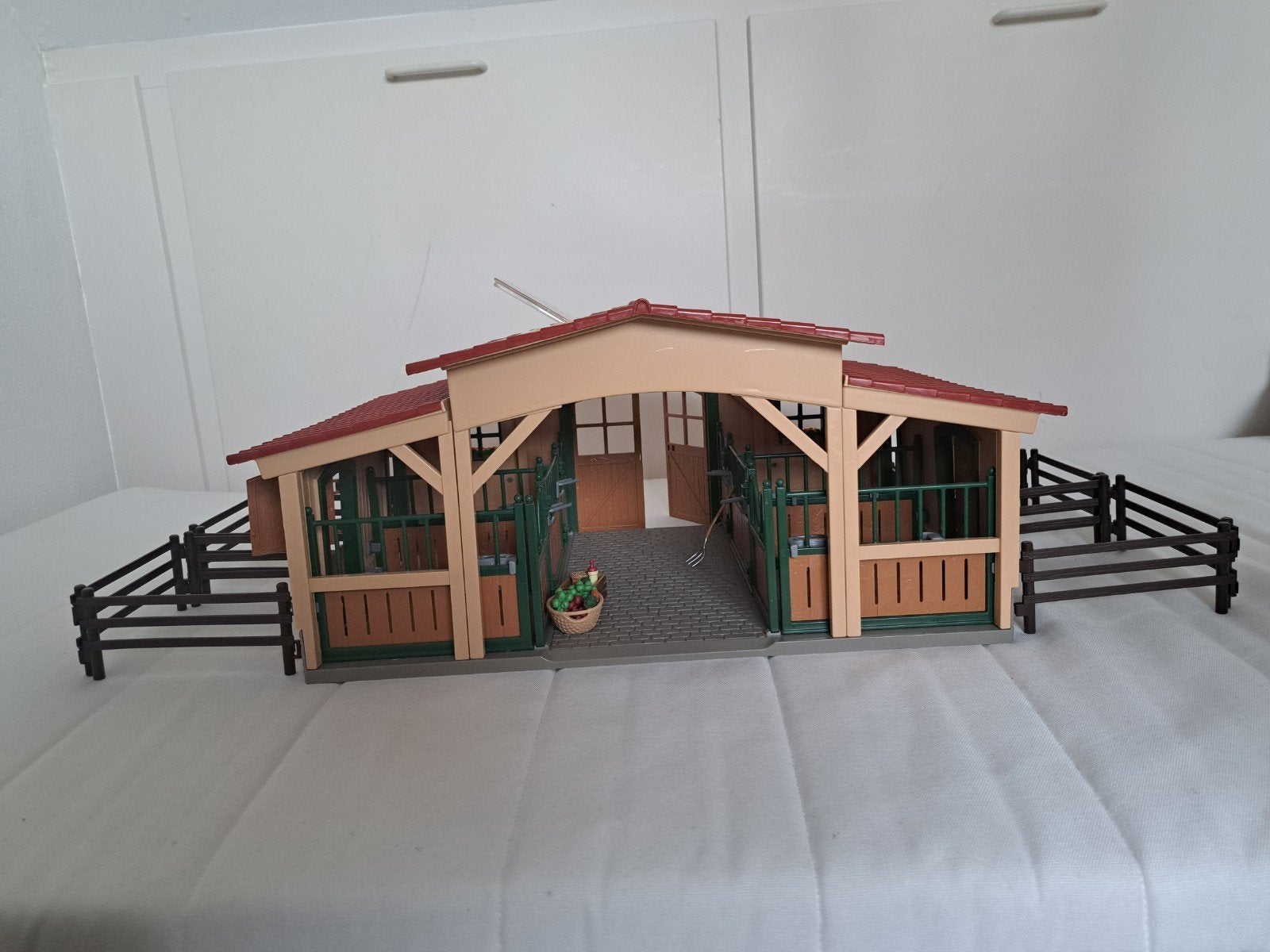 Schleich Paardenstal met uitbreiding en hekken, Ophalen, Zo goed als nieuw, Jongen of Meisje
