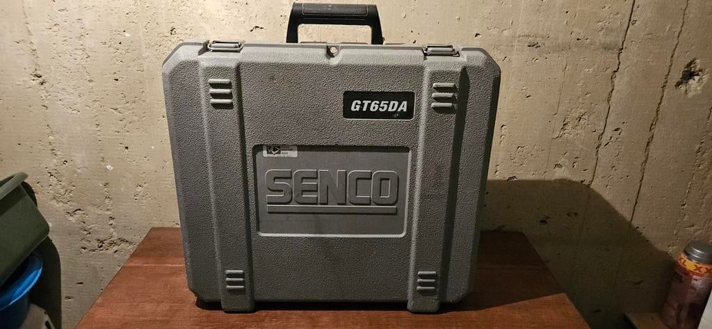 Senco GT65DA tacker in koffer met accessoires, Doe-het-zelf en Verbouw, Ophalen, Gebruikt